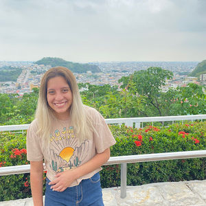 Meet your Posher, Daniela